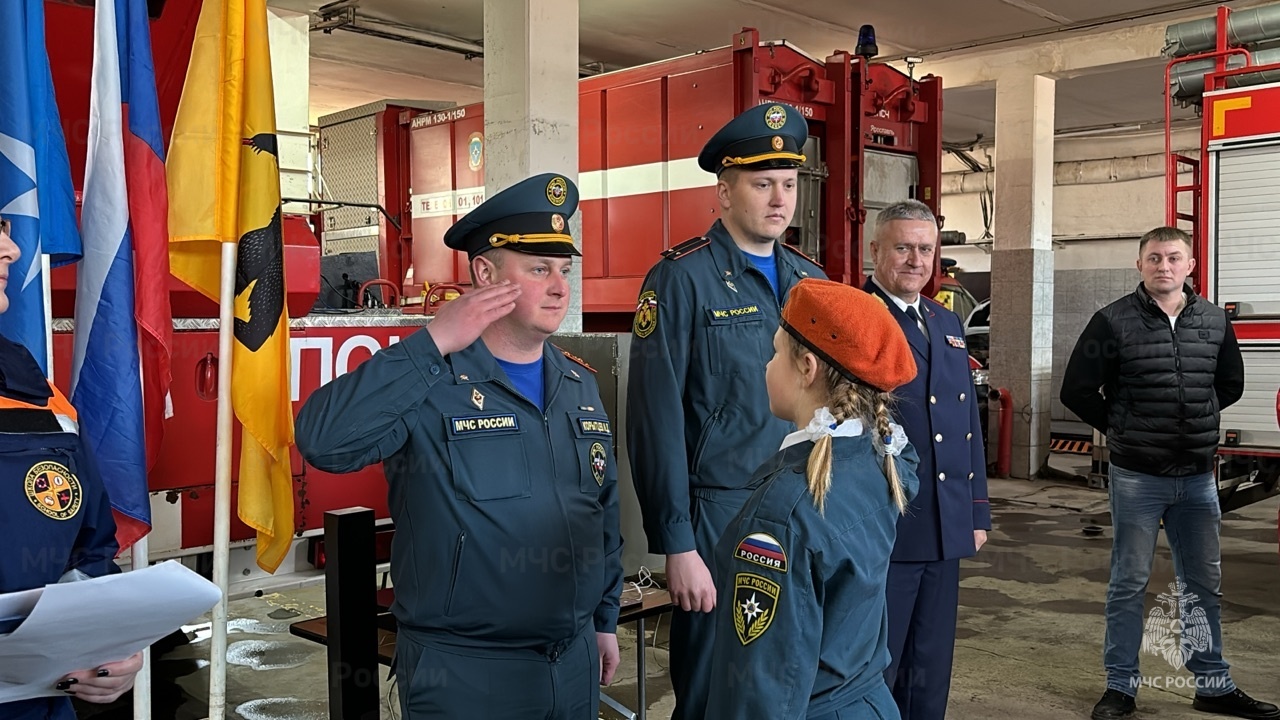 Церемония инициации учеников в ярославский кадетский корпус спасателей